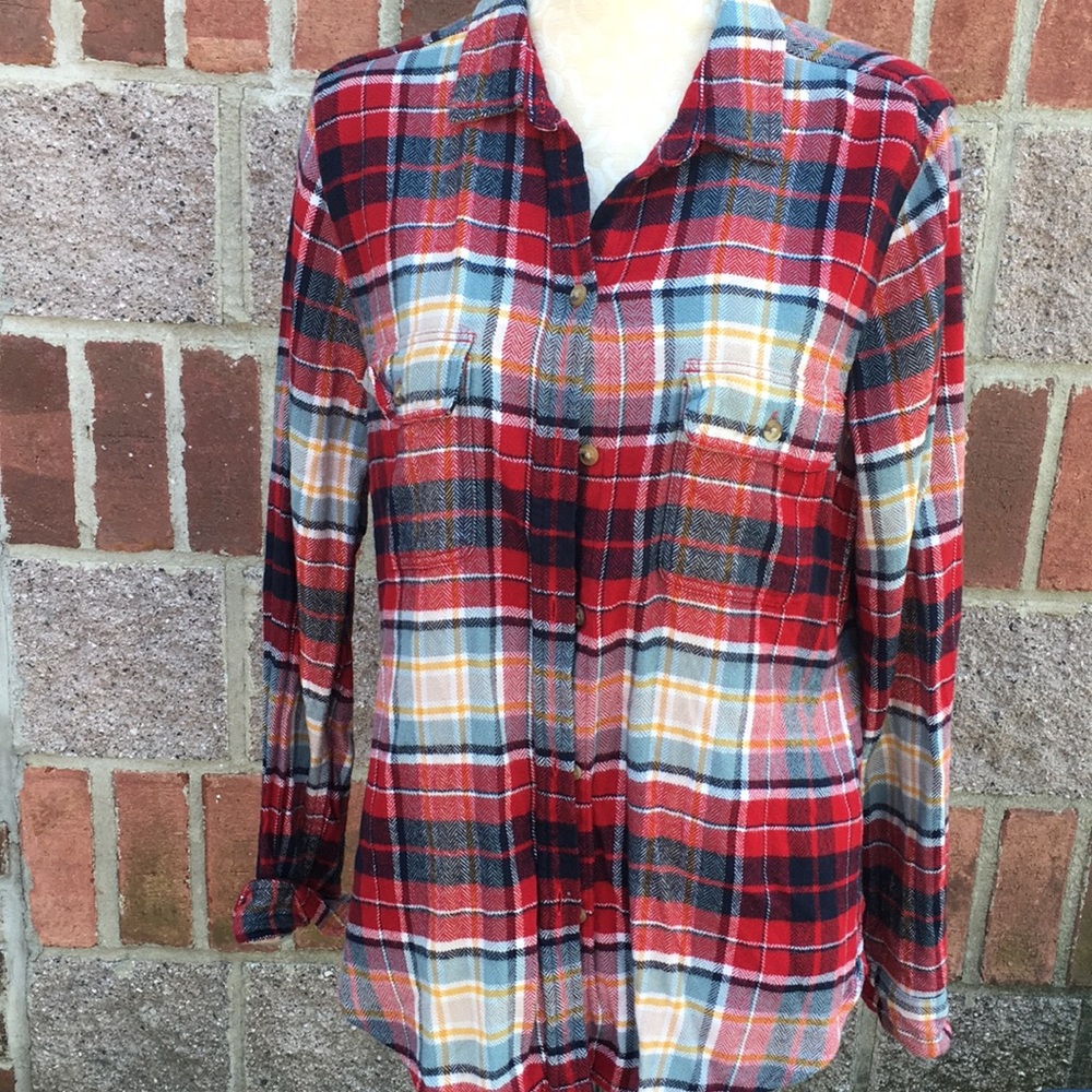 American Eagle 🦅 plaid bottom up long sleeve